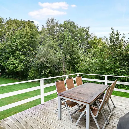 別荘 The Sun House